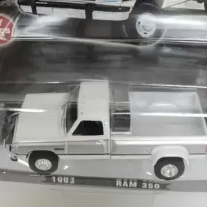 1:64 Scale 1993 Ram 350/250 Diecast Model 9 Sc6bb0d1f2d734dbca485a3b51509ff04s