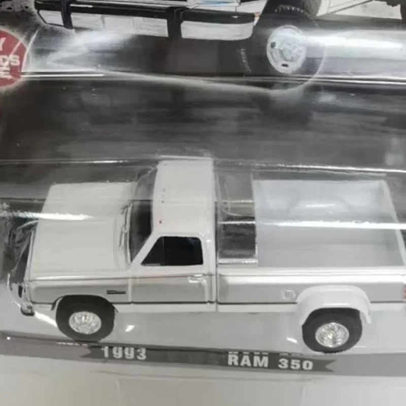 1:64 Scale 1993 Ram 350/250 Diecast Model 4 1:64 Scale 1993 Ram 350/250 Diecast Model - Image 4