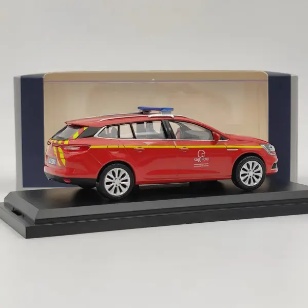 Norev 1/43 Fire Engine Diecast Model Car - Image 3