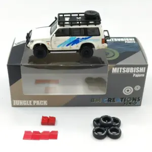 1:64 Scale Pajero Bobcat SUV Diecast Model 12 Sc7709e837c634ff2a6a33647ebf09024Q