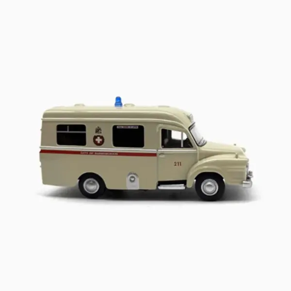 1:76 Scale Birmingham Bedford J1 Ambulance Model - Image 3