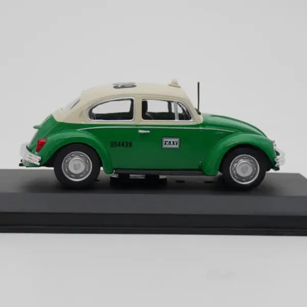 1:43 Scale Diecast 1985 Mexico Taxi Model - Image 3