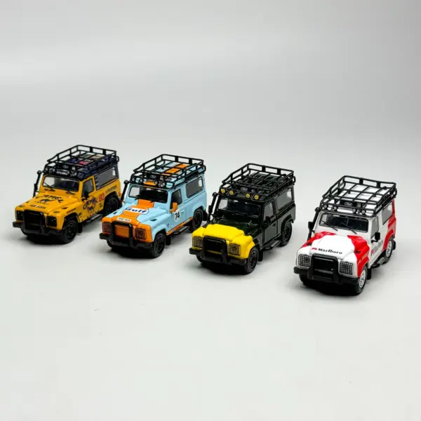Master 1:64 Diecast Land Rover Defender 90 - Image 4