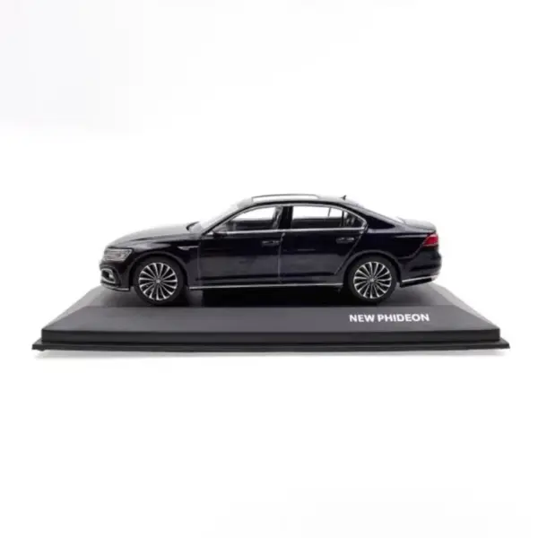 VW New PHIDEON 2021 Diecast Model Car 1:43 - Image 5