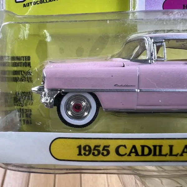 1:64 Scale Diecast Cadillac 1955 Model Car - Image 3