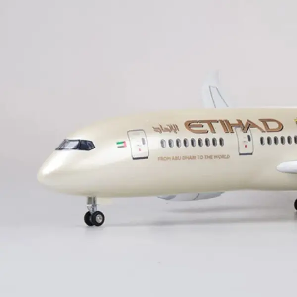 1/150 Scale Etihad B787 Dreamliner Model Airplane - Image 4