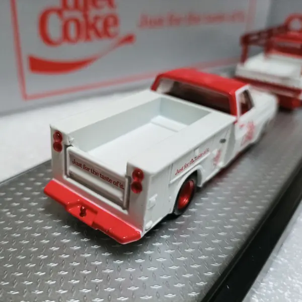 1:64 Scale Chevrolet GMC Classic Diecast Truck - Image 4