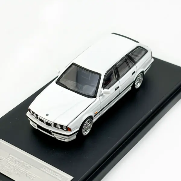 Mortal BMW 5 Series E34 1:64 Diecast Model - Image 10