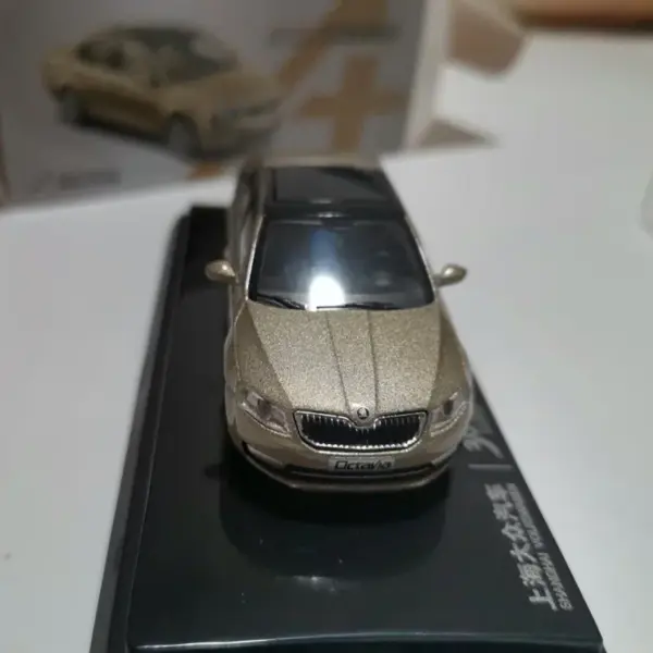 1/64 Diecast Alloy Skoda Octavia Sedan Model - Image 2