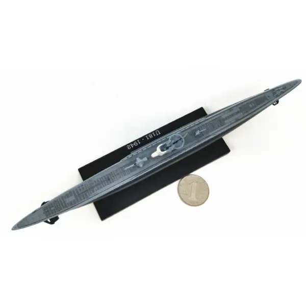 1:350 Scale German U-boat Submarine Model - Image 3
