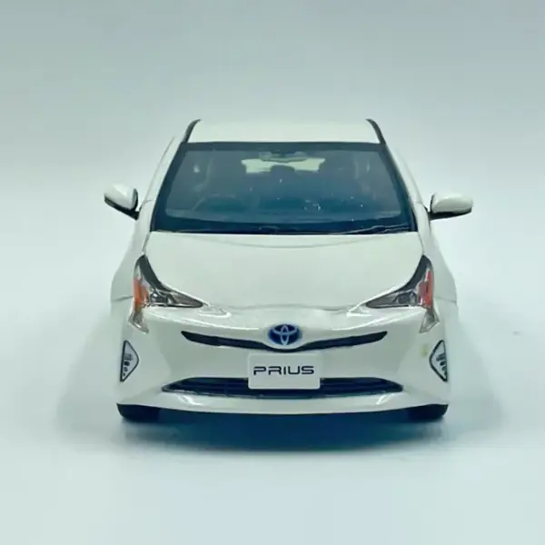 1:30 Scale Prius Diecast Car Model Replica - Image 5