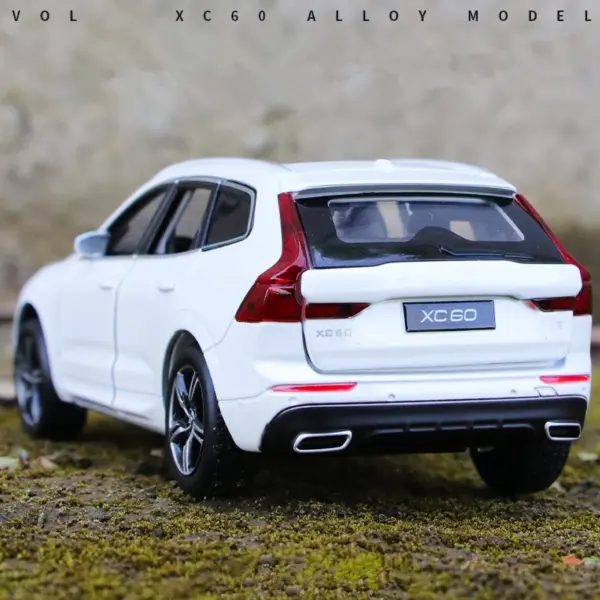 1:32 Diecast Volvo XC60 XC90 Alloy Car Model - Image 2