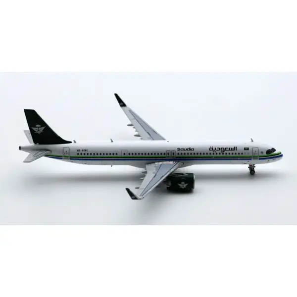 XX40188 Saudi Arabian Airlines Airbus A321 Diecast Model - Image 6