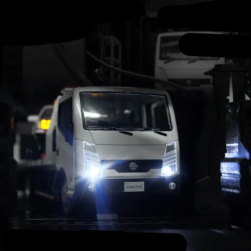 1/32 Scale Nissan Alloy Wrecker Truck Model 6 1/32 Scale Nissan Alloy Wrecker Truck Model - Image 6