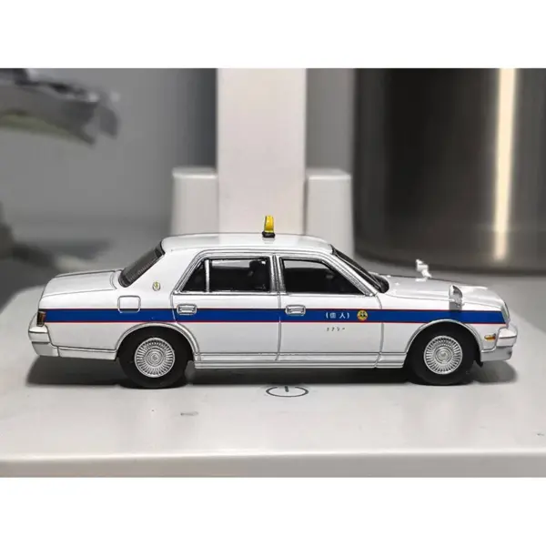ARBOX 1/64 Toyota Century 1997 White Taxi Model - Image 2