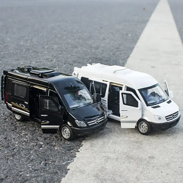 1:32 Mercedes Benz Sprinter Diecast Model Car - Image 5