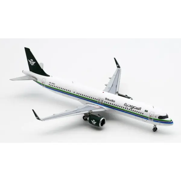 Saudi Arabian Airlines Airbus A321 Diecast Model 1:200 - Image 4
