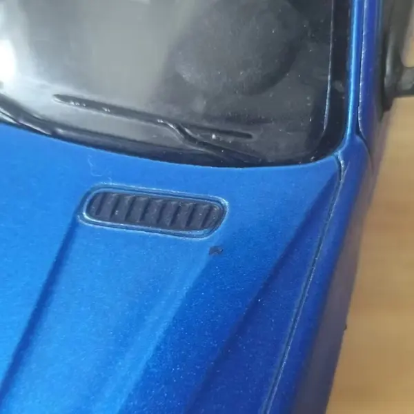 BMW X5 SUV 1:24 Model with Flaws - Image 7