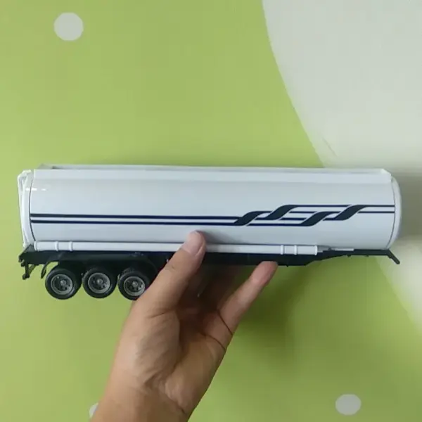 1/43 American Tractor Trailer Diecast Model - Image 6