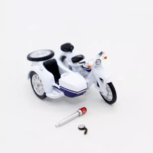 1/64 Scale Three-Wheeled Motorcycle Model - Image 2