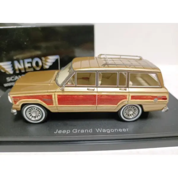 1/43 Scale Grand Wagoneer SUV Resin Model Car - Image 2