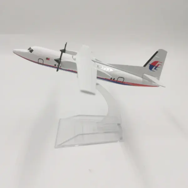 Malaysia Airlines Fokker FK-50 Diecast Model 1:400 - Image 7