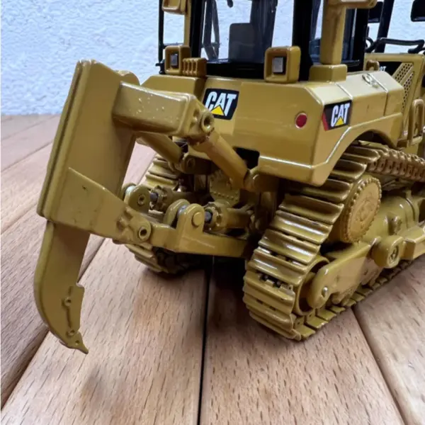 CAT D8T Crawler Bulldozer Alloy Model with Flaws - Image 6