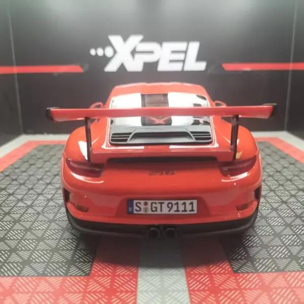 1:18 Scale Porsche 911 GT3 RS Model - Flawed - Image 6
