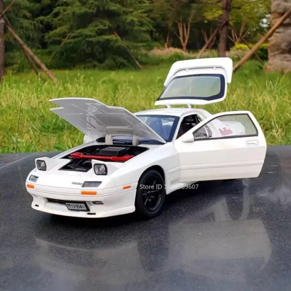 1:24 Mazda Initial D RX7-FC Diecast Model - Image 6