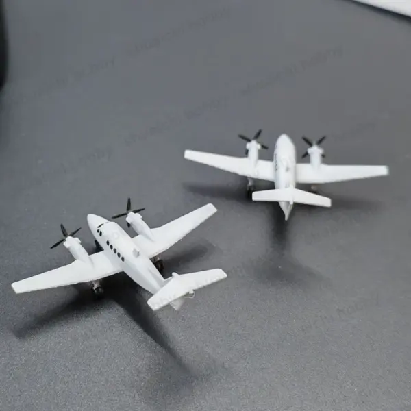 2PCS 1/350 Scale B200 King Air Model - Image 3