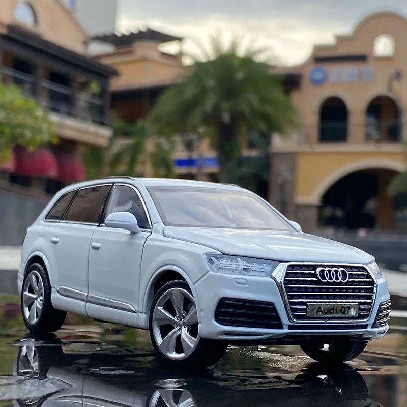 1:32 Audi Q7 SUV Diecast Model Car 11 1:32 Audi Q7 SUV Diecast Model Car - Image 11