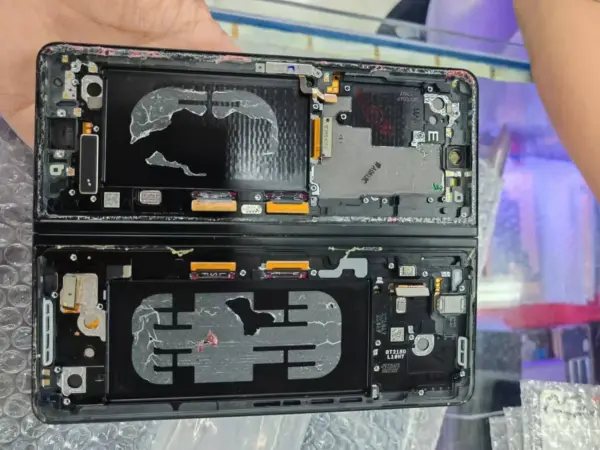 Samsung Galaxy Z Fold 3 F926 Inner LCD Display with Frame - Image 6