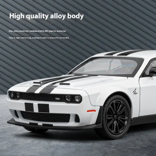 1:22 Dodge Challenger Redeye Hellcat Model Car - Image 3
