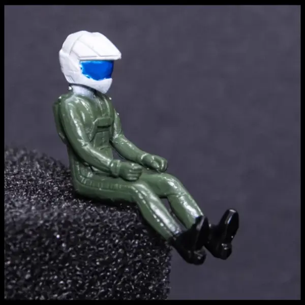 1:72 Modern Pilot Doll Model Set, 2 Figures - Image 2