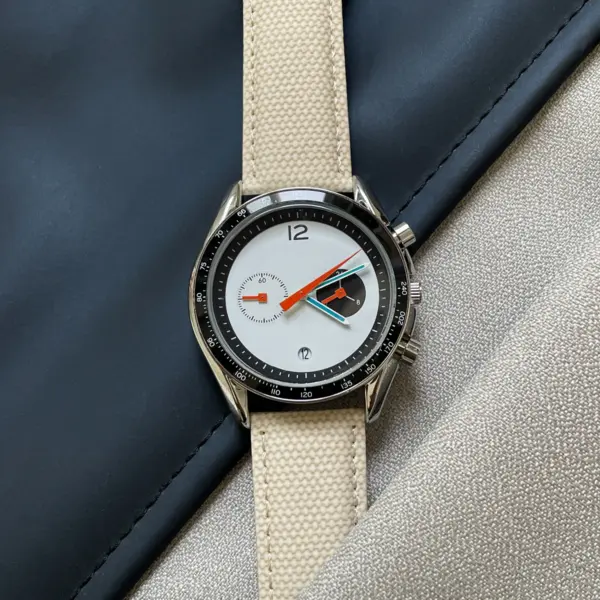 Square Men's Quartz Watch with Calendar Feature - Image 3