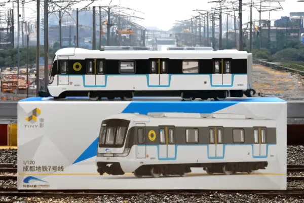 1:120 Scale Die-cast Tiny Weiying Train Model - Image 21