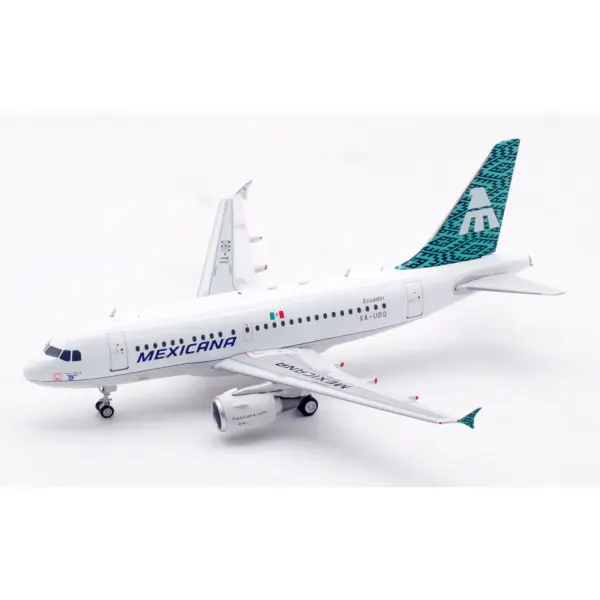 Mexicana Airbus A318 Scale Model 1:200 - Image 4