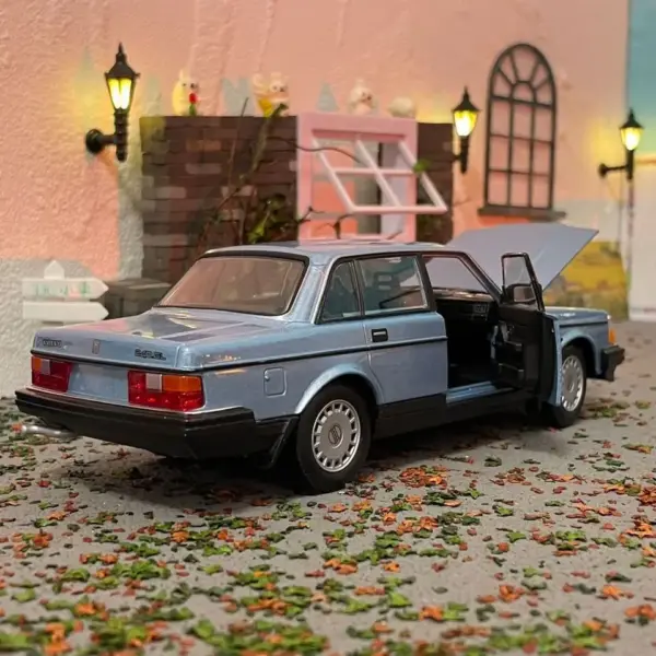 WELLY 1:24 Volvo 240 GL Diecast Model Car - Image 2