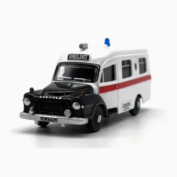 1:76 Scale Birmingham Bedford J1 Ambulance Model - Image 6
