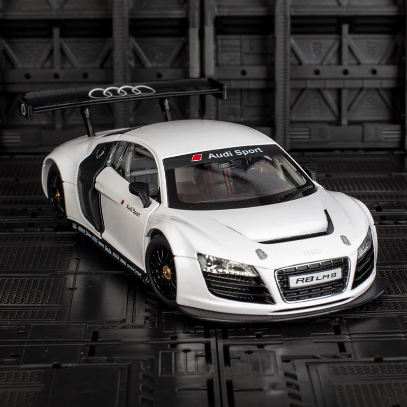 1:24 Scale Audi R8 Alloy Diecast Model Car 5 1:24 Scale Audi R8 Alloy Diecast Model Car - Image 5