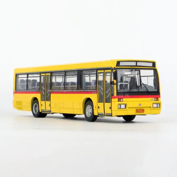1:64 Scale Diecast City Bus Model DD6 121 HS - Image 3