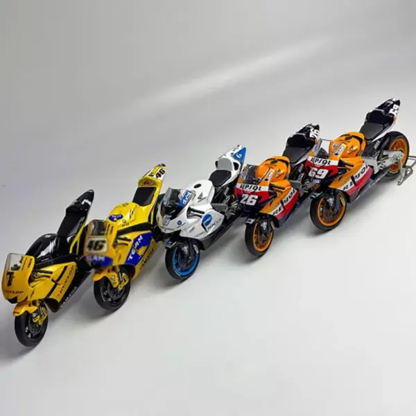 Yamaha YZR M1 1:18 Scale Alloy Model Motorcycle - Image 2