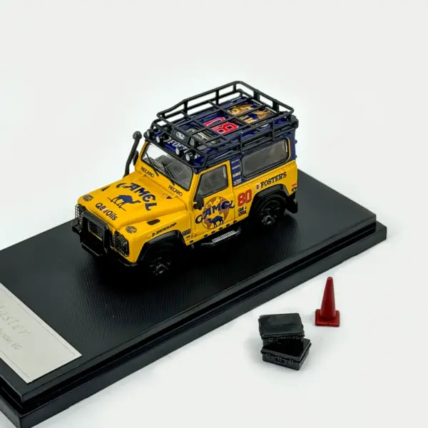Master 1:64 Diecast Land Rover Defender 90 - Image 7