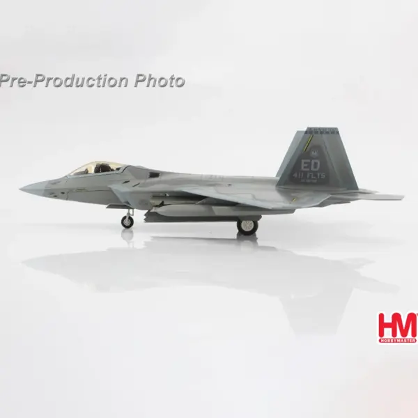 HOBBYMASTER 1:72 F-22 Fighter Jet Model - Image 3