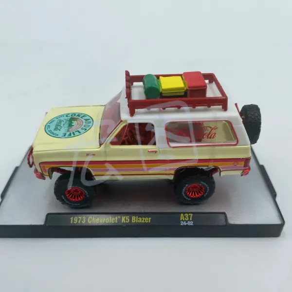 1:64 Diecast Chevrolet K5 Blazer Model - Image 3
