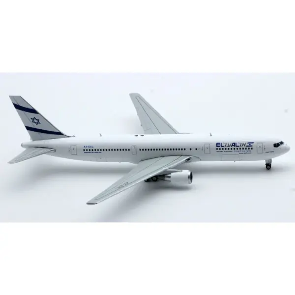 XX4170 Collectible Boeing B767-300ER Model Aircraft - Image 6
