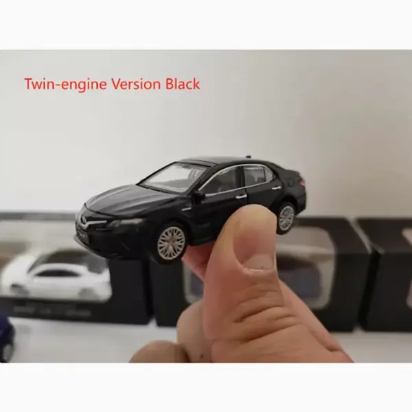 1:64 Scale Toyota Camry Diecast Model Car - Image 13