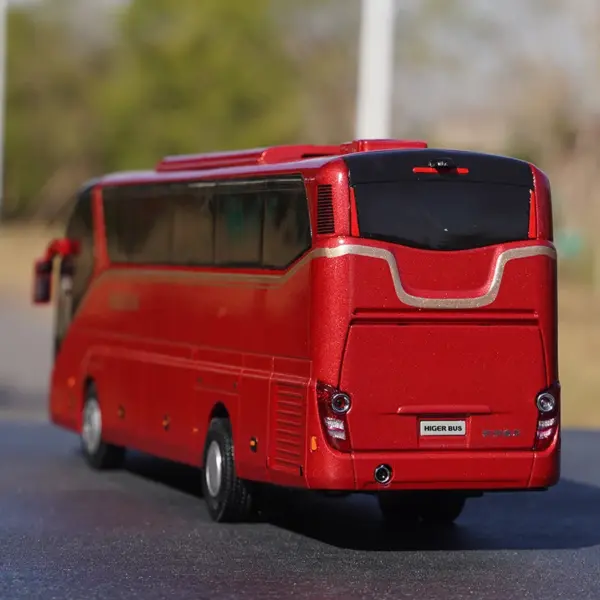 1:42 Scale Suzhou Jinlong Haige Bus Model - Image 3