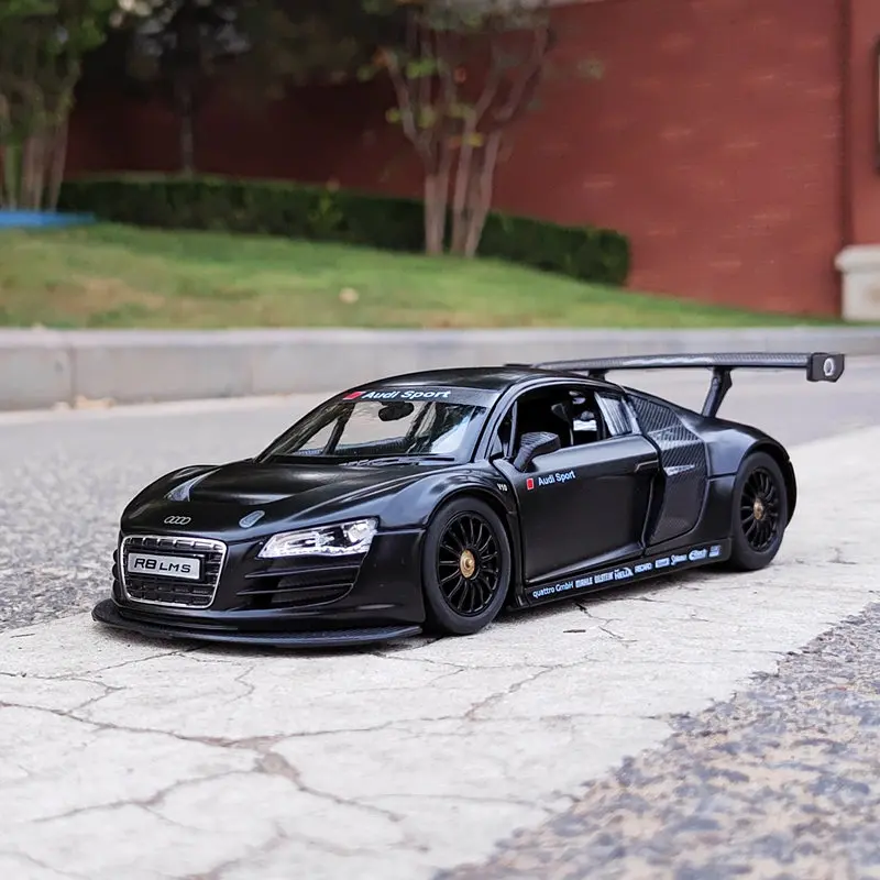 1:24 Scale Audi R8 Alloy Diecast Model Car 7 1:24 Scale Audi R8 Alloy Diecast Model Car - Image 7