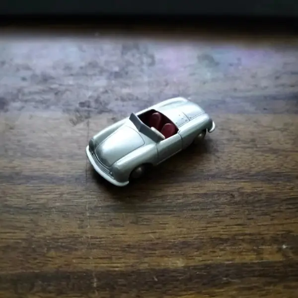 Porsche Cabriolet 1:87 Scale Alloy Model - Image 2